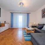 Anica 3*