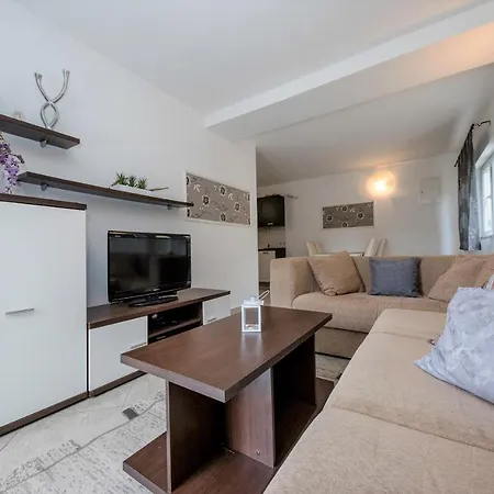 Anica Bed & Breakfast