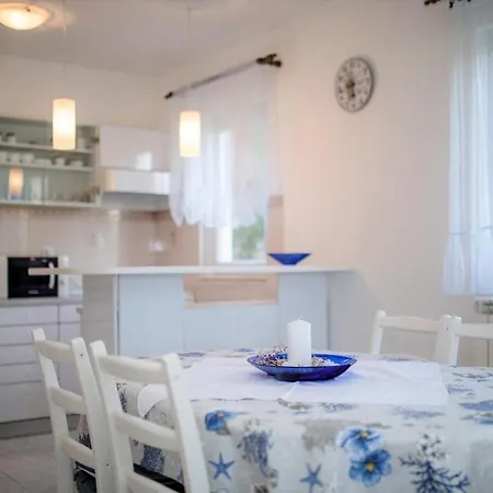 Anica Bed & Breakfast Kampor