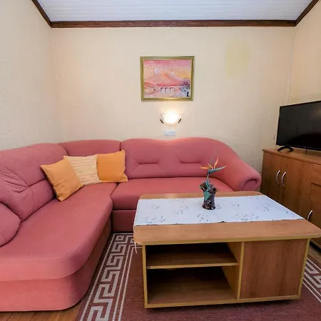 Anica Bed & Breakfast Kampor